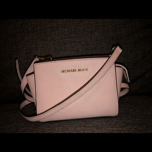 MICHAEL KORS SELMA MEDIUM SAFFIANO LEATHER PURSE
